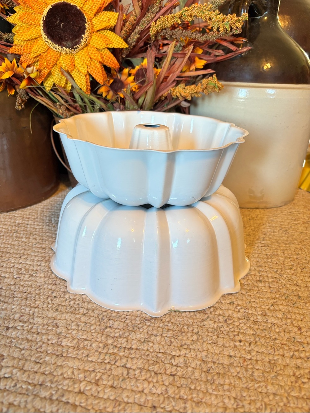 White Ceramic Bundt Cake Pan Set